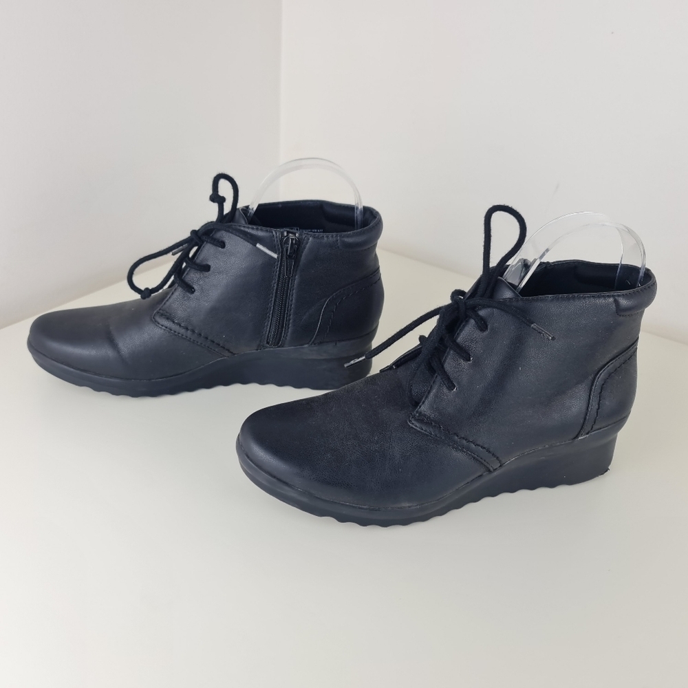 Clarks Cloudsteppers Boots Women Size 7M Black Wedge Bootie Faux Leather Caddell